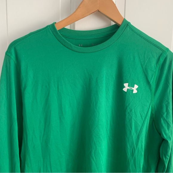 Under Armour loose fit top in dry fit fabric, great kelly green color, Size S - Picture 2 of 10